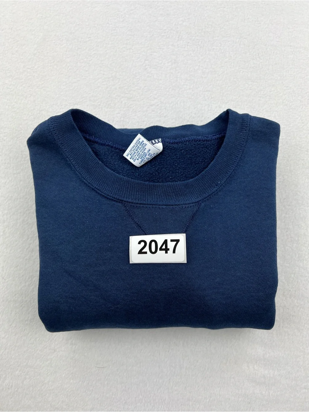 Vintage 90s Russell Athletic Mens Navy Blue Crewneck Lightly Distressed Mens XL